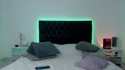 Ray online show from November 2025 03:01:02 AM