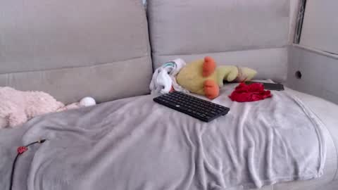 Ray  online show from November 2025 05:48:02 PM