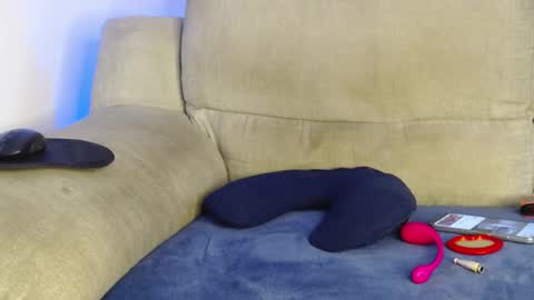 Ray  online show from February 2026 07:24:02 PM