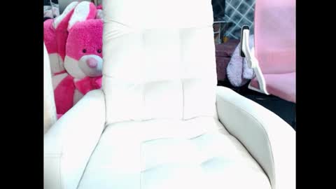 Snapshot of raysweet1 chatting on October 2025 12:11:01 PM RAY online show from October 2025 12:11:01 PM