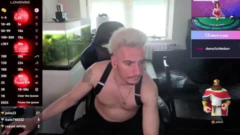 Snapshot of rayzel_white chatting on June 2026 05:13:02 PM Rayzel White online show from June 2026 05:13:02 PM