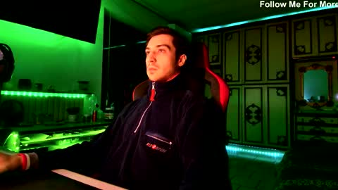 rcomi4 online show from November 2025 08:52:01 PM