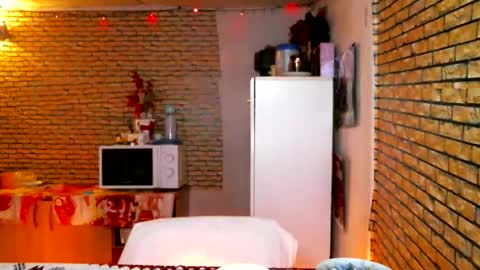 real_coupl3 online show from February 2026 08:02:01 AM