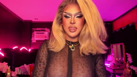 Snapshot of real_dom_phuta chatting on November 2025 04:07:02 PM Miss Katrina De Futah Goddess of HELL online show from November 2025 04:07:02 PM