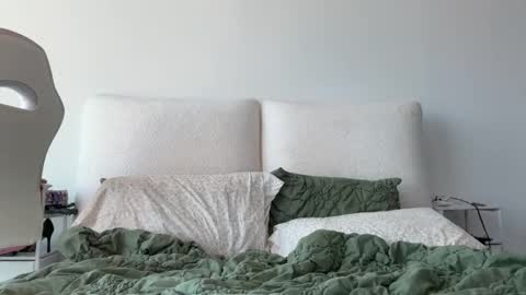 Jade  online show from September 2025 12:54:02 AM