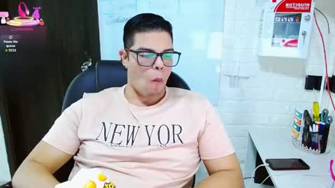 Snapshot of realjoel chatting on April 2026 04:35:01 PM Joel online show from April 2026 04:35:01 PM