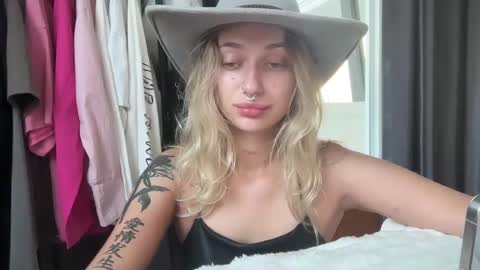 Snapshot of realsexcouple2 chatting on December 2024 10:39:02 AM Monica Milz online show from December 2024 10:39:02 AM