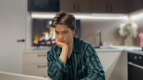 Snapshot of realsupermichael chatting on February 2025 11:42:01 PM AliceEve online show from February 2025 11:42:01 PM