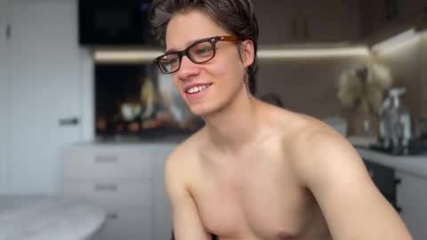 Snapshot of realsupermichael chatting on March 2025 09:21:01 AM AliceEve online show from March 2025 09:21:01 AM