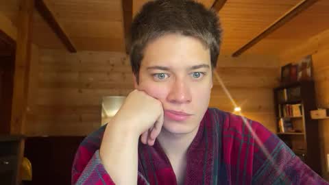 Snapshot of realsupermichael chatting on October 2025 07:03:01 PM AliceEve online show from October 2025 07:03:01 PM