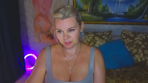 Snapshot of reasonforpassion_ chatting on September 2025 05:25:01 PM Im a little sick. Ill be back soon. online show from September 2025 05:25:01 PM