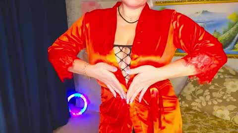 Snapshot of reasonforpassion_ chatting on November 2025 01:00:02 PM Im a little sick. Ill be back soon. online show from November 2025 01:00:02 PM