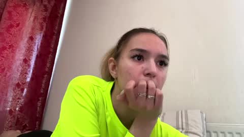 Snapshot of reathakiss chatting on May 2026 06:10:01 AM Risa online show from May 2026 06:10:01 AM