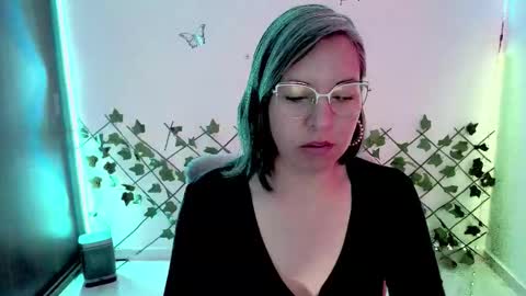 Rebbeca online show from February 2026 01:07:01 PM