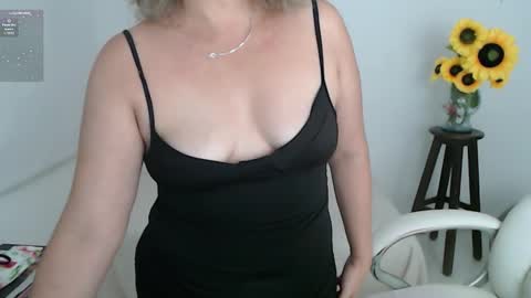 Snapshot of rebeca_milf chatting on January 2026 02:52:02 PM REBECA online show from January 2026 02:52:02 PM