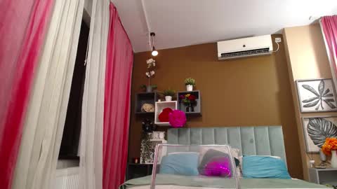 Snapshot of rebecablackx chatting on February 2025 04:58:02 AM rebecablackx online show from February 2025 04:58:02 AM