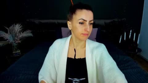 rebecca_diamonds online show from February 2026 07:01:01 AM