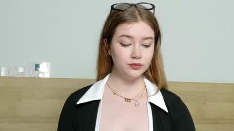 rebecca_lace online show from September 2025 06:10:02 PM