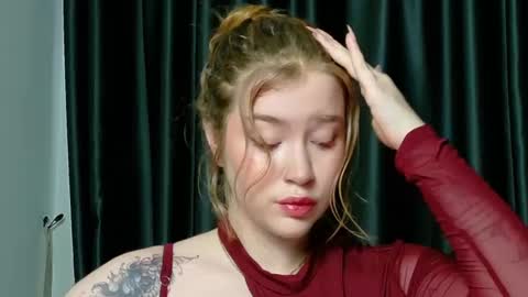 rebecca_lace online show from September 2025 11:28:02 PM