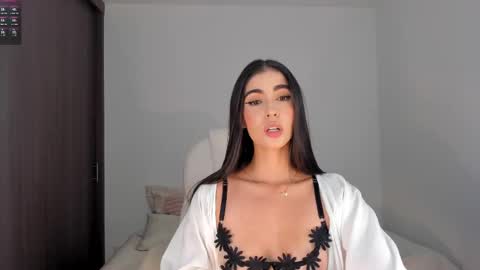 Snapshot of rebeccabaxter chatting on February 2025 12:27:01 AM Rebecca online show from February 2025 12:27:01 AM