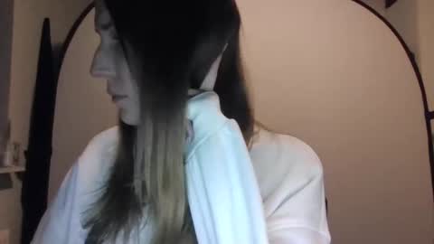 Keely KeKe Kiwi online show from November 2025 11:18:02 PM