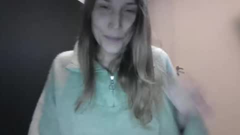 Keely KeKe Kiwi online show from November 2025 02:23:02 AM