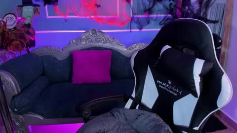 Snapshot of red_star8 chatting on October 2025 11:22:01 AM online show from October 2025 11:22:01 AM