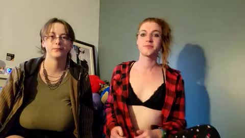 red_verna18 online show from May 2026 01:22:01 AM