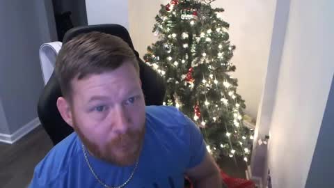 Snapshot of redbeardready4u chatting on December 2024 05:23:01 AM Redbeardready4u online show from December 2024 05:23:01 AM