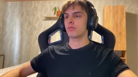 Snapshot of redbullshine chatting on September 2025 01:30:01 AM redbullshine online show from September 2025 01:30:01 AM