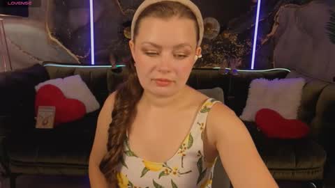 Lily online show from September 2025 07:47:01 PM