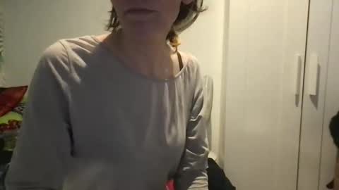 Snapshot of redfoxofficial chatting on November 2025 12:56:01 PM Redfox online show from November 2025 12:56:01 PM