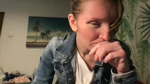 Snapshot of redfoxofficial chatting on November 2025 10:51:01 AM Redfox online show from November 2025 10:51:01 AM