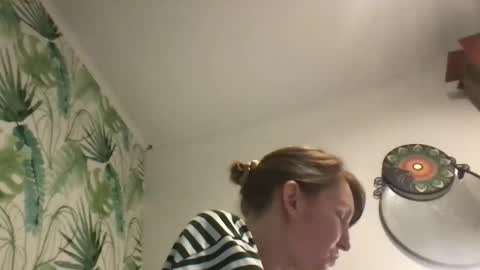 Snapshot of redfoxofficial chatting on December 2025 06:26:01 PM Redfox online show from December 2025 06:26:01 PM