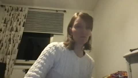 Snapshot of redfoxofficial chatting on December 2025 09:42:02 PM Redfox online show from December 2025 09:42:02 PM