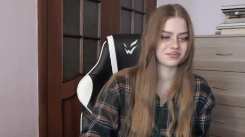 Lily online show from May 2026 03:23:02 AM