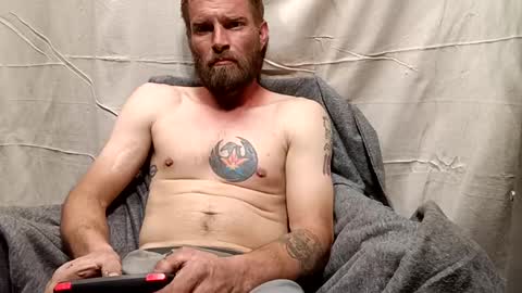 Snapshot of redheadlover828 chatting on January 2025 09:24:01 AM Kevin online show from January 2025 09:24:01 AM