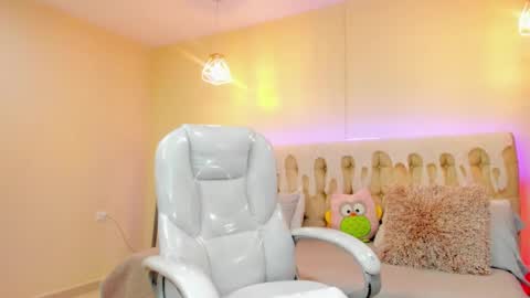 Snapshot of redhot_chilipeppers chatting on December 2024 12:04:01 AM Lupe online show from December 2024 12:04:01 AM