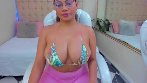 Snapshot of redhot_chilipeppers chatting on March 2025 07:04:02 AM Lupe online show from March 2025 07:04:02 AM