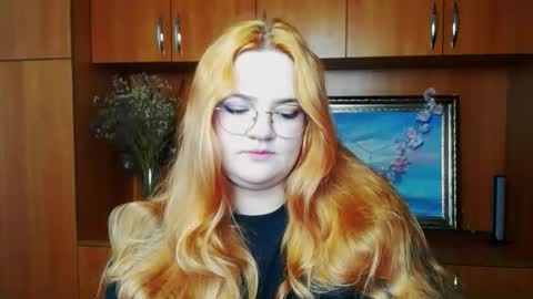 Snapshot of redhotqueen1 chatting on May 2026 06:08:01 AM Rina online show from May 2026 06:08:01 AM