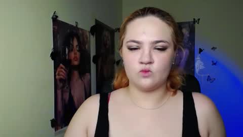 Snapshot of redhotqueen1 chatting on June 2026 12:11:01 PM Rina online show from June 2026 12:11:01 PM