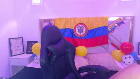 Snapshot of redhotter_ chatting on June 2026 08:13:01 PM Lili Lopez online show from June 2026 08:13:01 PM