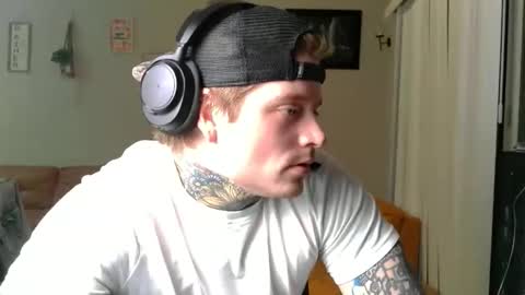 Snapshot of redinthebed chatting on November 2025 05:07:02 AM InkedGinger online show from November 2025 05:07:02 AM