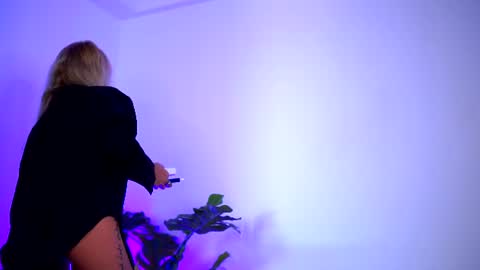 Lara online show from June 2026 09:22:02 AM