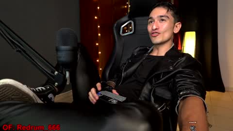 Snapshot of redrum_696 chatting on December 2024 01:24:01 AM Red online show from December 2024 01:24:01 AM