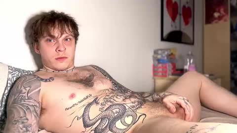 Snapshot of redrumbackwards chatting on February 2025 06:40:01 AM redrum online show from February 2025 06:40:01 AM