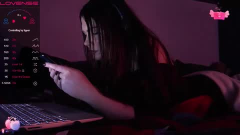 Snapshot of redyari chatting on December 2025 11:34:02 PM Red online show from December 2025 11:34:02 PM