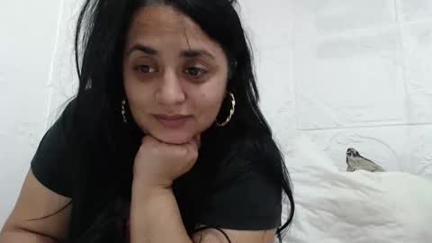 Reea online show from November 2025 08:32:01 PM