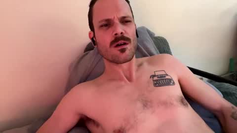 Snapshot of reed_thomas chatting on February 2025 03:52:01 AM Reed Thomas online show from February 2025 03:52:01 AM