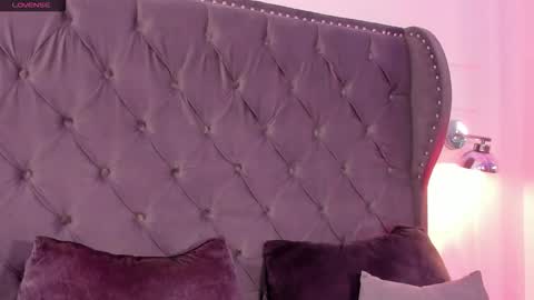 Regina  online show from January 2026 10:22:02 PM